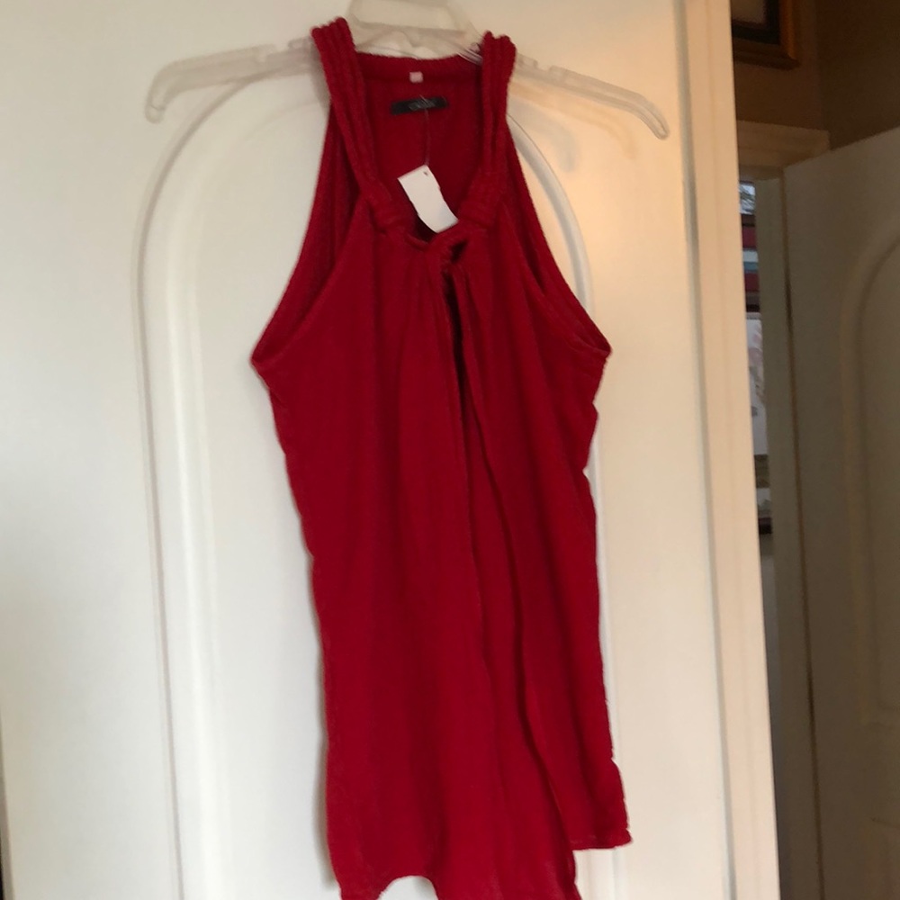 Women’s XL red sleeveless top